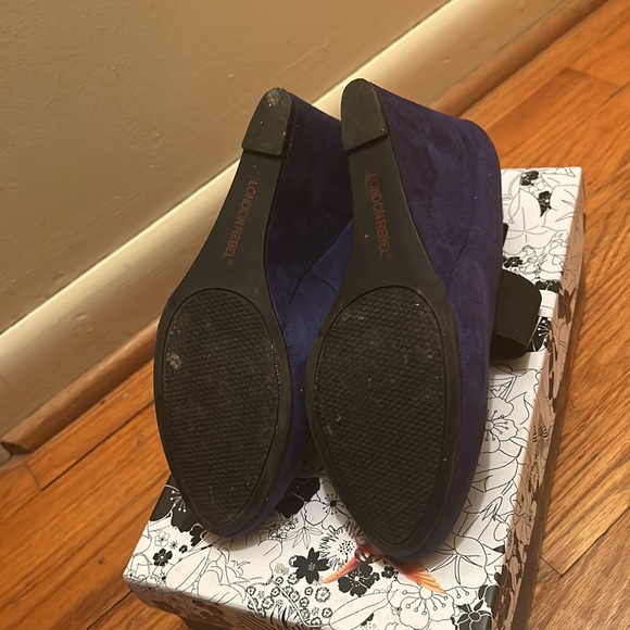 Dark Blue Suede Wedges Size 6.5 - Picture 2 of 4
